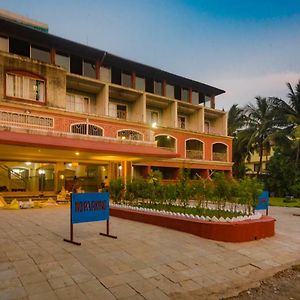 Oyo 19145 Martins Inn